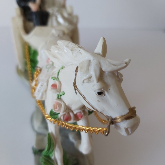 Wedding couples in the hors - Picture 7 of 10